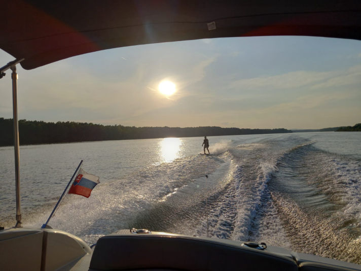 WATERSKI