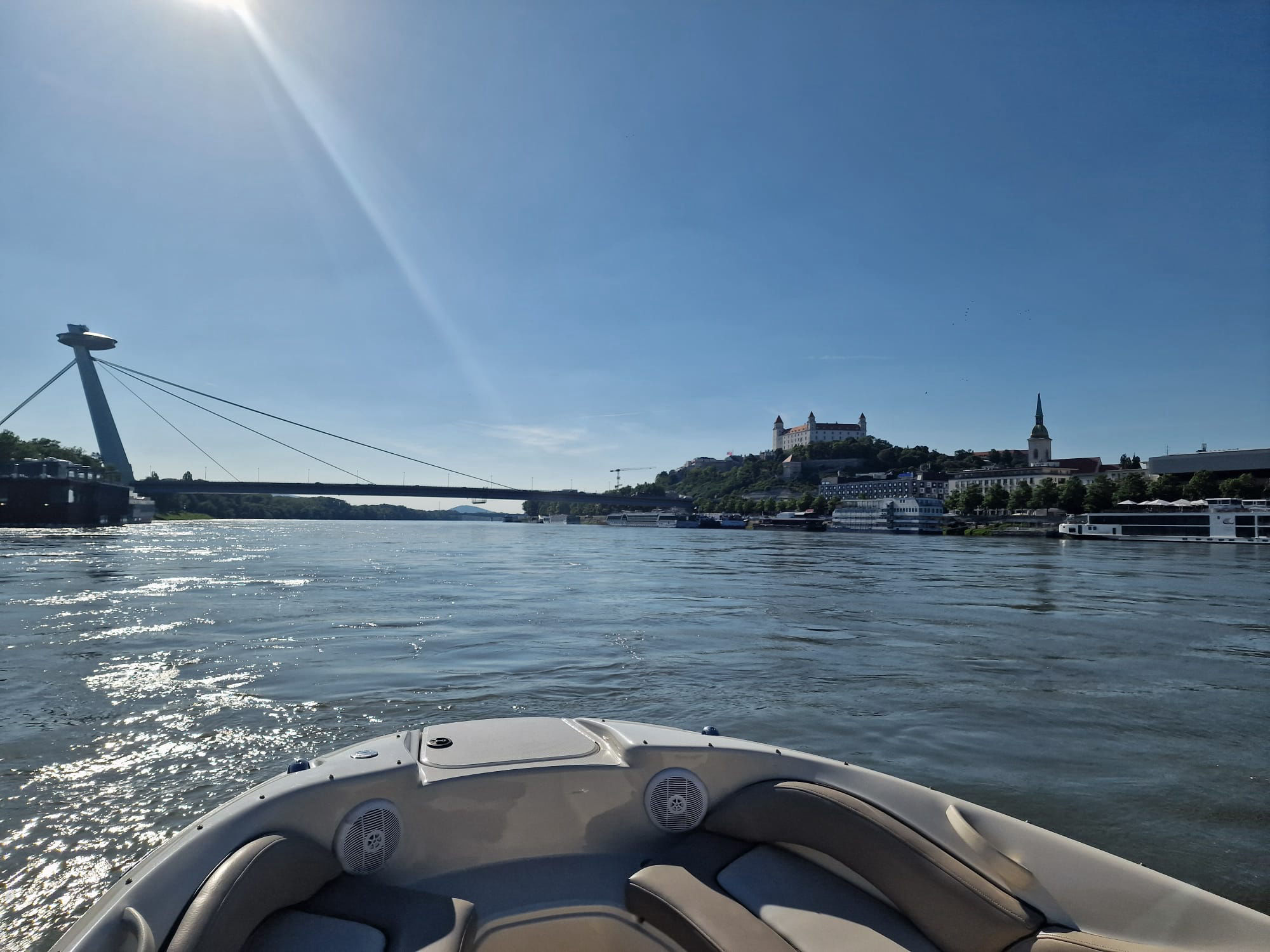 Bratislava z Dunaja1